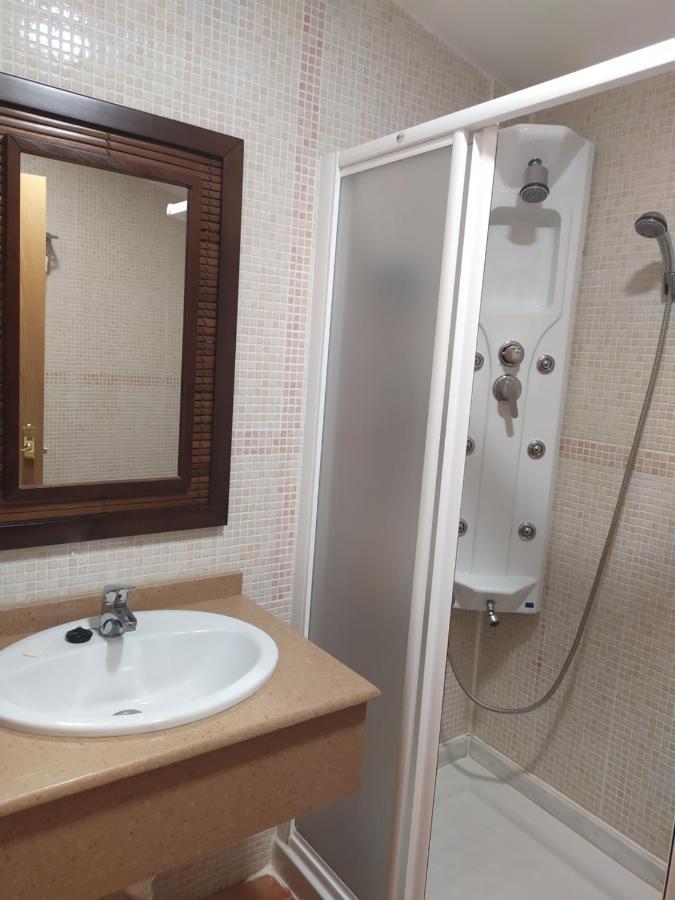 Hostal Restaurante Bustos Villarrubio Εξωτερικό φωτογραφία