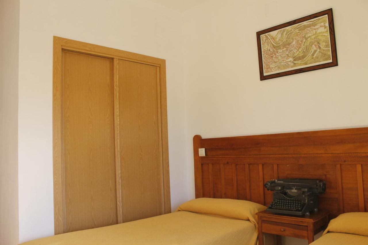 Hostal Restaurante Bustos Villarrubio Εξωτερικό φωτογραφία