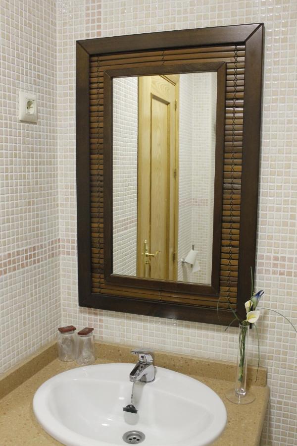 Hostal Restaurante Bustos Villarrubio Εξωτερικό φωτογραφία