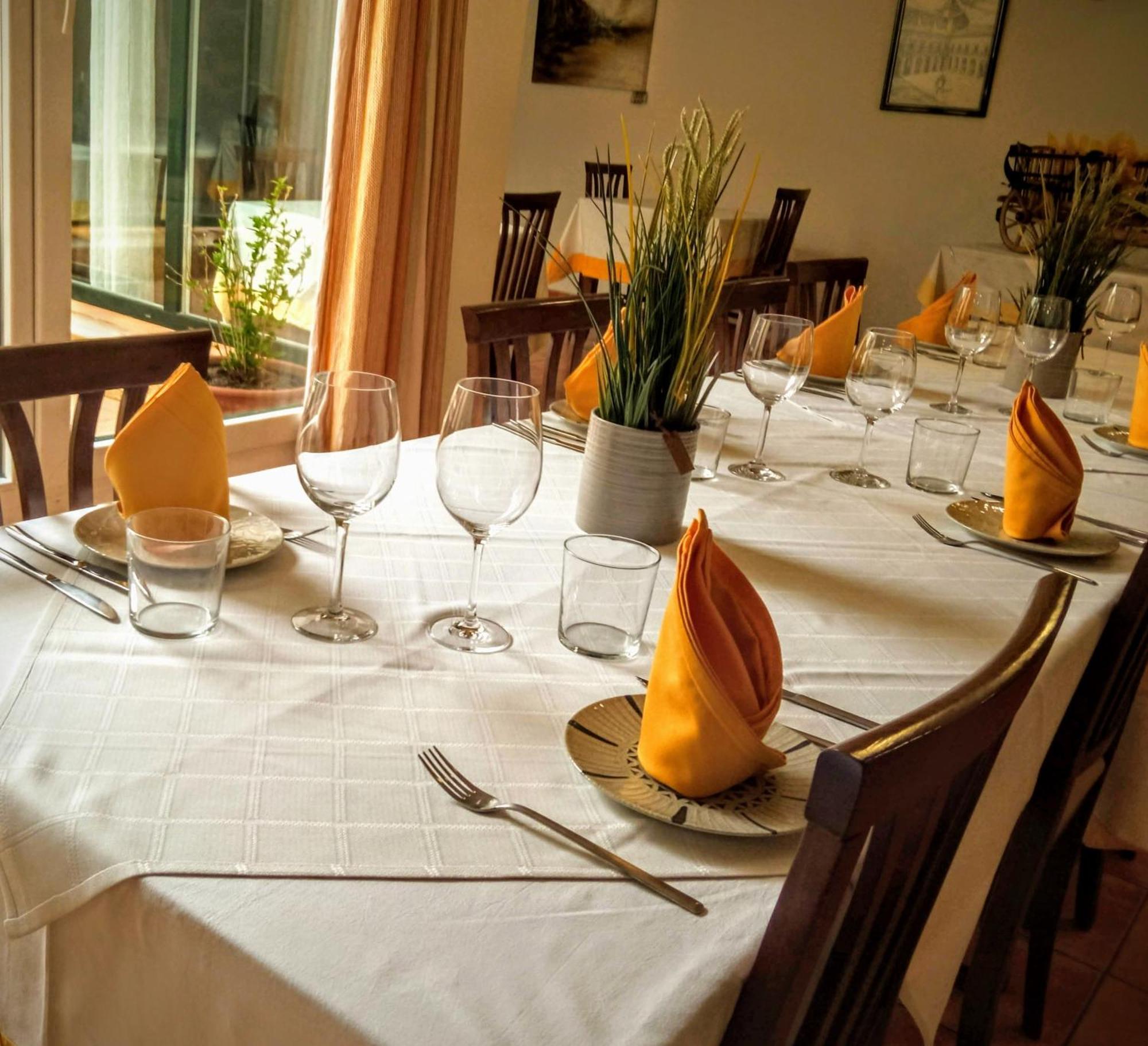 Hostal Restaurante Bustos Villarrubio Εξωτερικό φωτογραφία
