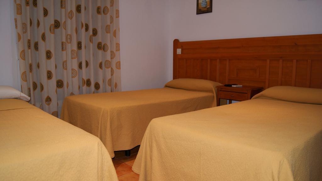 Hostal Restaurante Bustos Villarrubio Εξωτερικό φωτογραφία