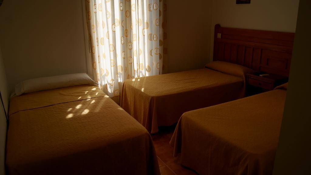 Hostal Restaurante Bustos Villarrubio Εξωτερικό φωτογραφία